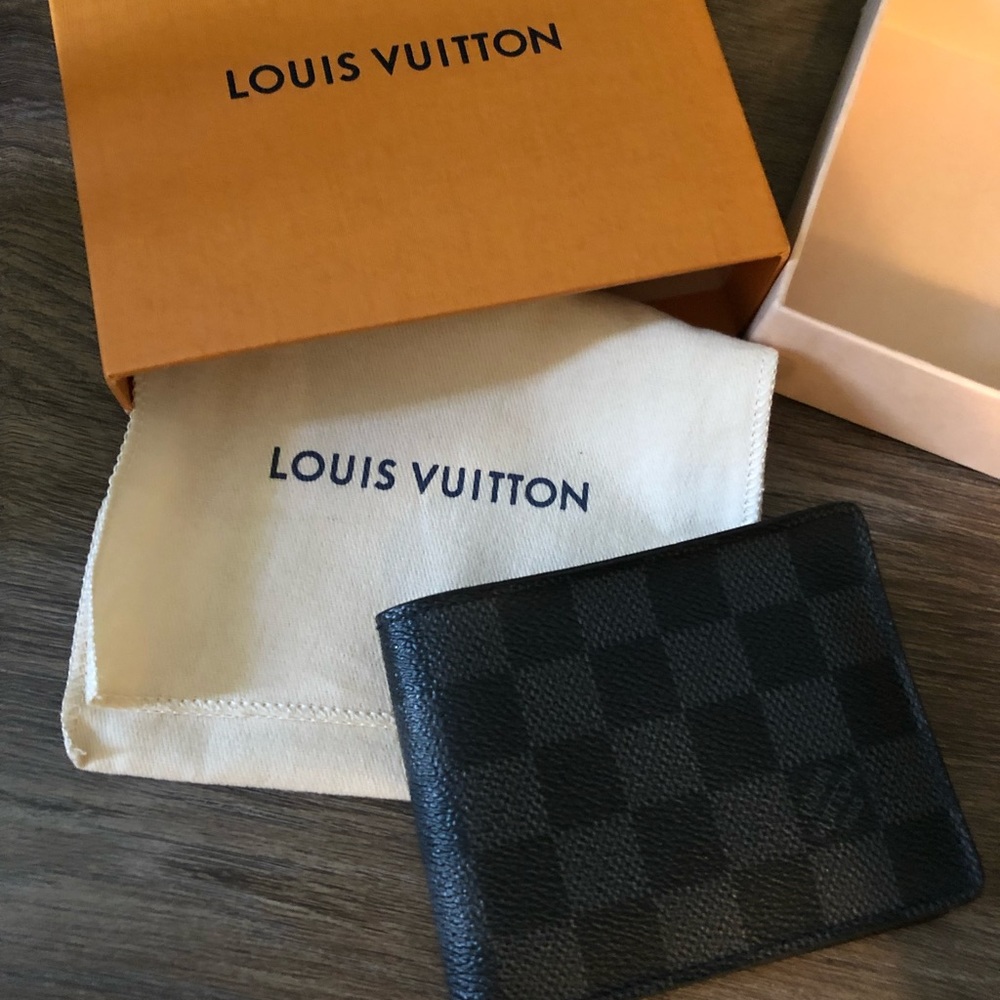 Louis Vuitton mens wallet